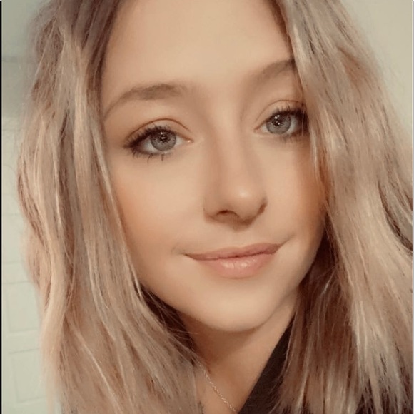 Meet your Posher, Natasha - Picture 1 of 1